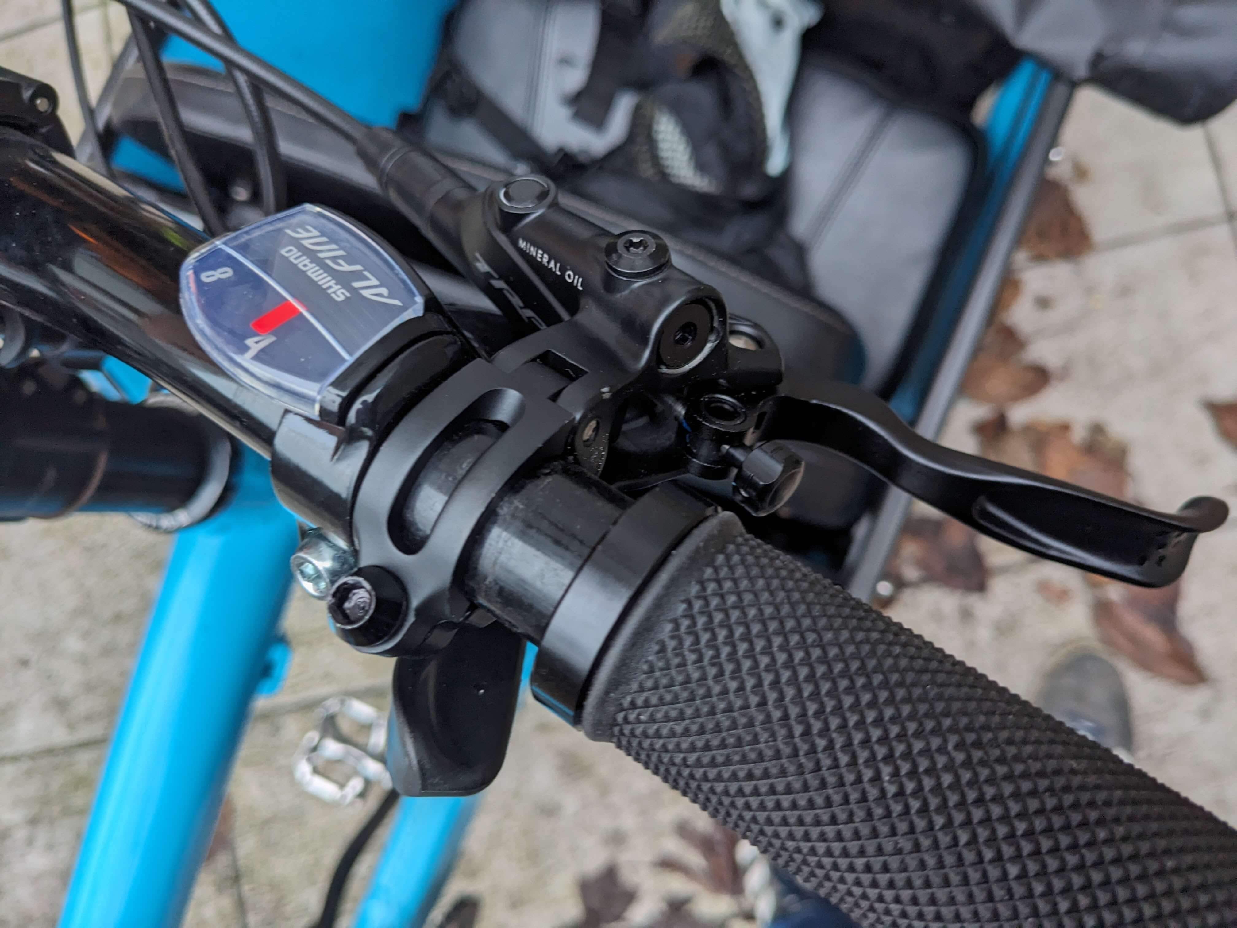 Shifter Shimano et manette de frein hydraulique TRP.