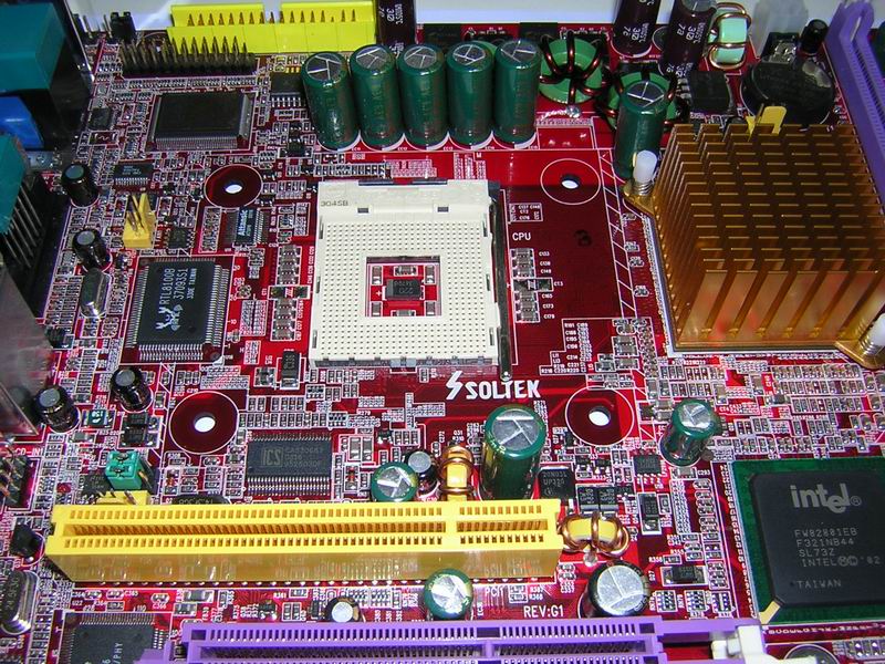 Fixation carte mère 10