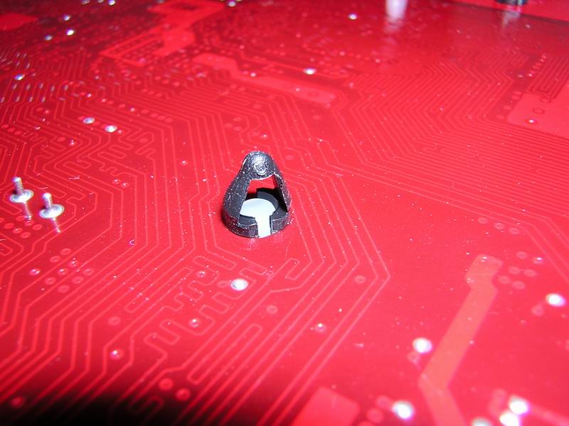 Fixation carte mère 4