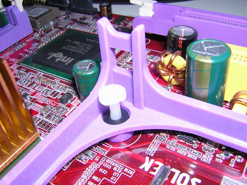 Fixation carte mère 5