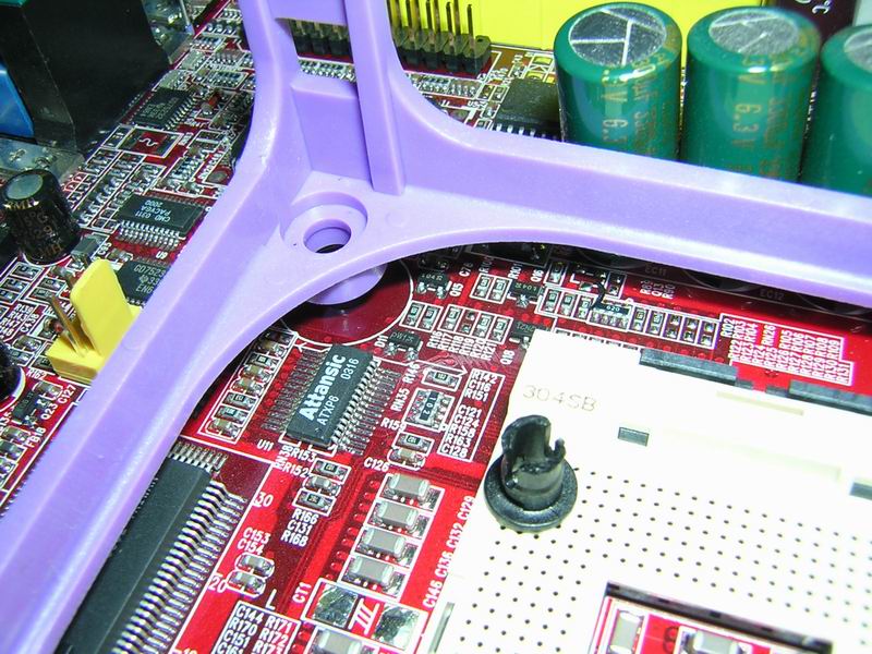 Fixation carte mère 8